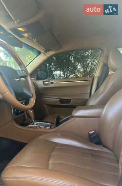Седан Chrysler 300C 2005 в 