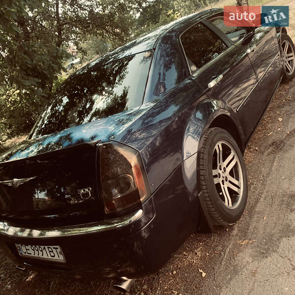 Седан Chrysler 300C 2005 в Черновцах