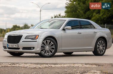 Седан Chrysler 300C 2012 в 