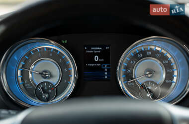 Седан Chrysler 300C 2012 в 
