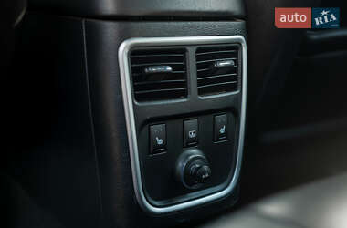 Седан Chrysler 300C 2012 в 