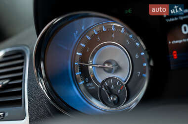 Седан Chrysler 300C 2012 в 