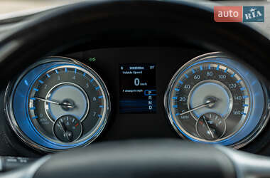 Седан Chrysler 300C 2012 в 