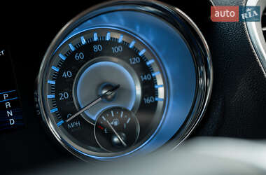 Седан Chrysler 300C 2012 в 