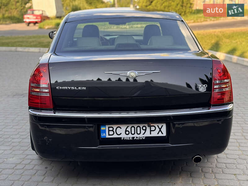 Седан Chrysler 300C 2007 в Львове