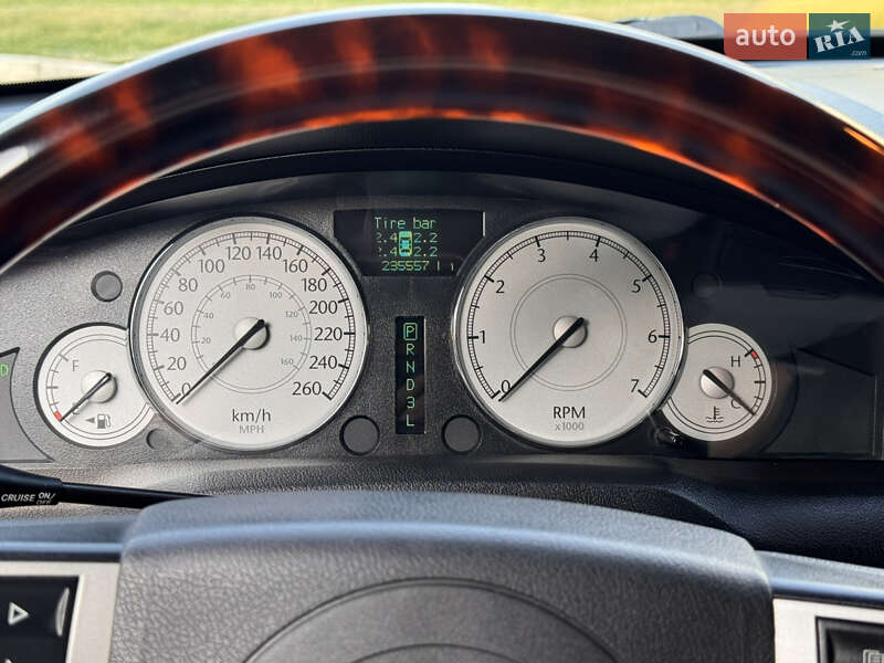 Седан Chrysler 300C 2007 в Львове