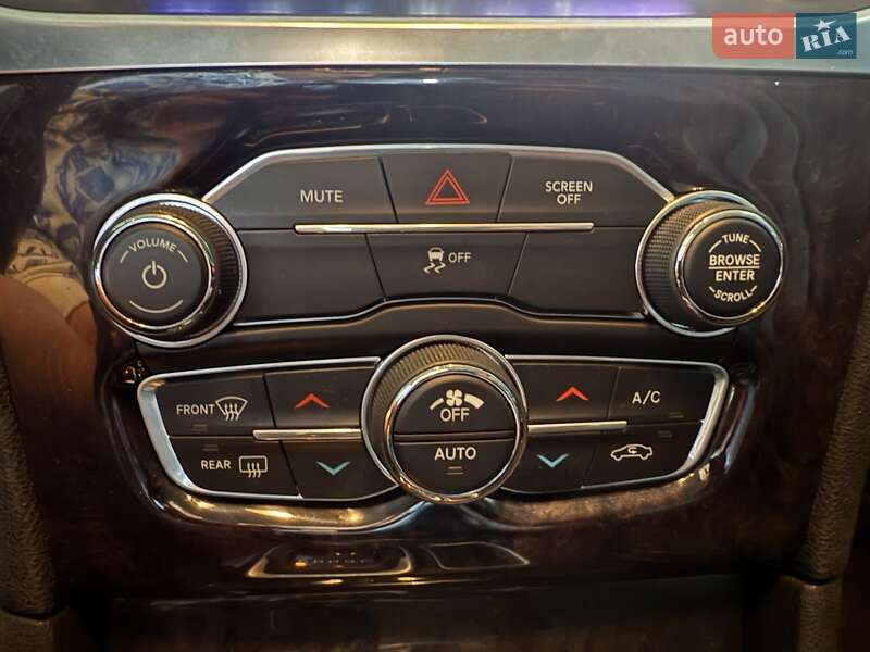 Седан Chrysler 300C 2017 в Борисполе