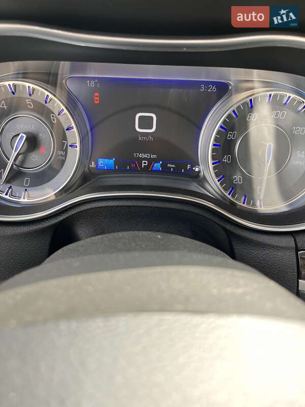 Седан Chrysler 300C 2017 в Борисполе