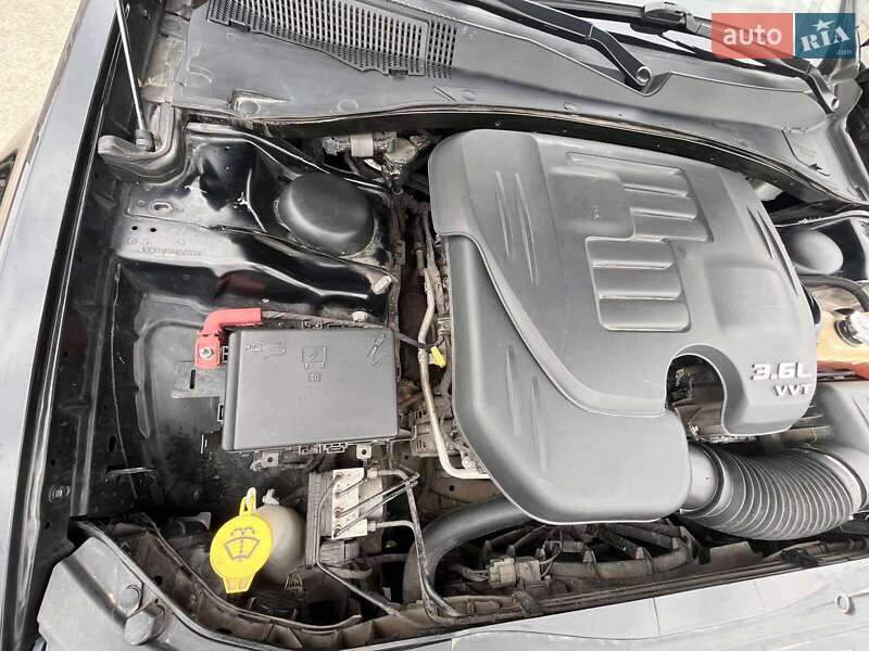 Седан Chrysler 300C 2017 в Борисполе