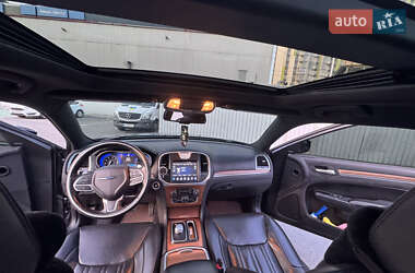 Седан Chrysler 300C 2017 в 