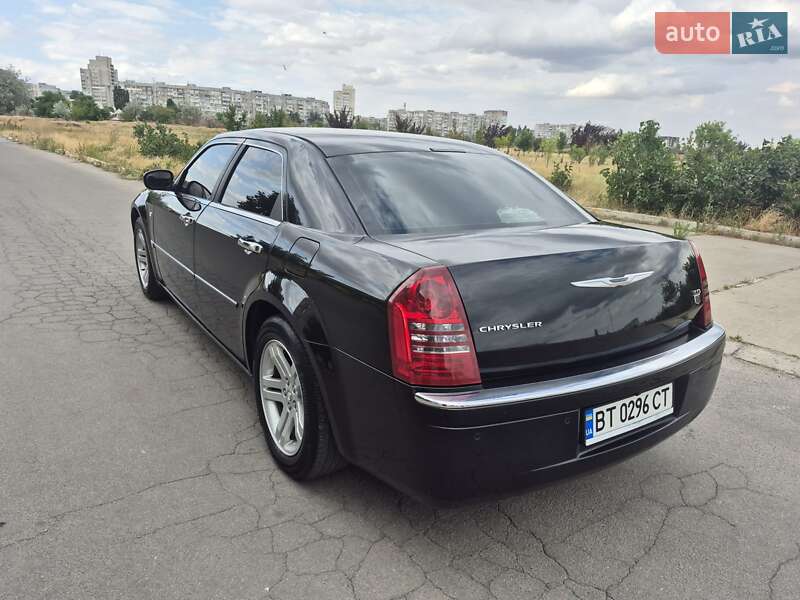 Седан Chrysler 300C 2005 в Херсоне