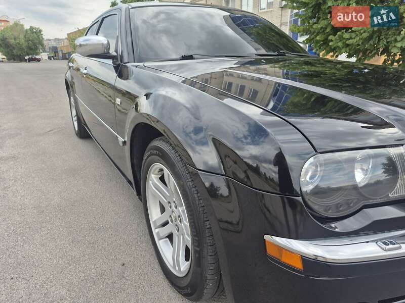 Седан Chrysler 300C 2005 в Херсоне