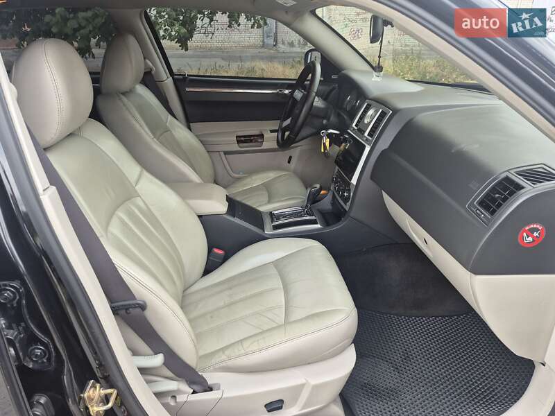Седан Chrysler 300C 2005 в Херсоне