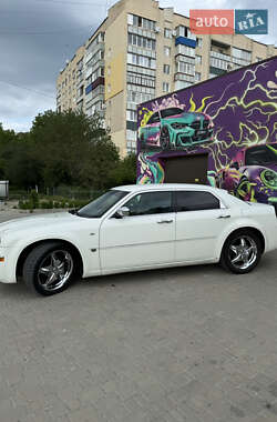 Седан Chrysler 300C 2004 в 