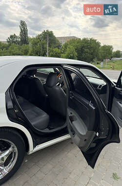 Седан Chrysler 300C 2004 в 