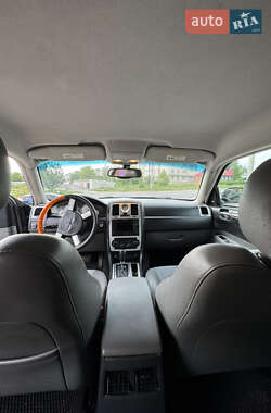Седан Chrysler 300C 2004 в 