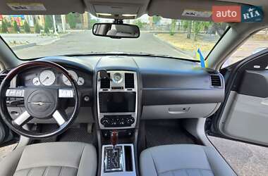 Седан Chrysler 300C 2006 в 