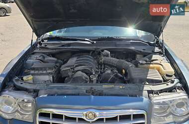Седан Chrysler 300C 2006 в 