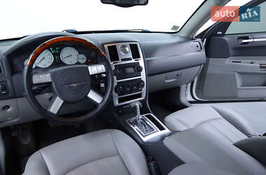 Седан Chrysler 300C 2005 в 