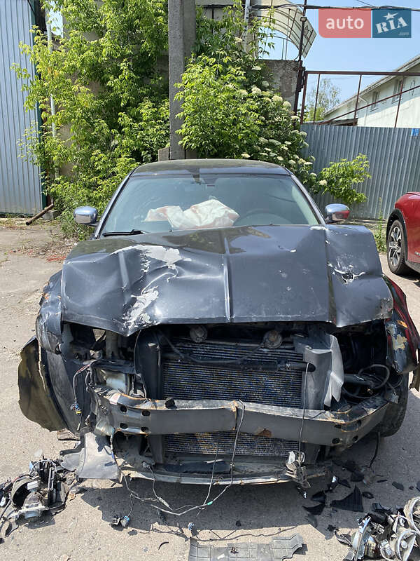 Седан Chrysler 300C 2005 в Ровно