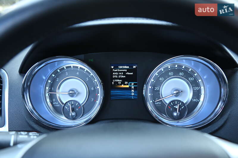 Седан Chrysler 300C 2013 в Киеве