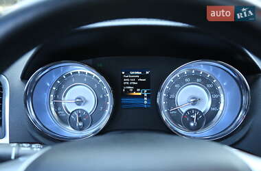 Седан Chrysler 300C 2013 в 