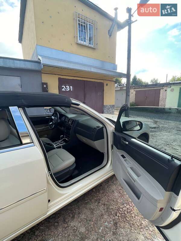 Кабриолет Chrysler 300C 2007 в Киеве