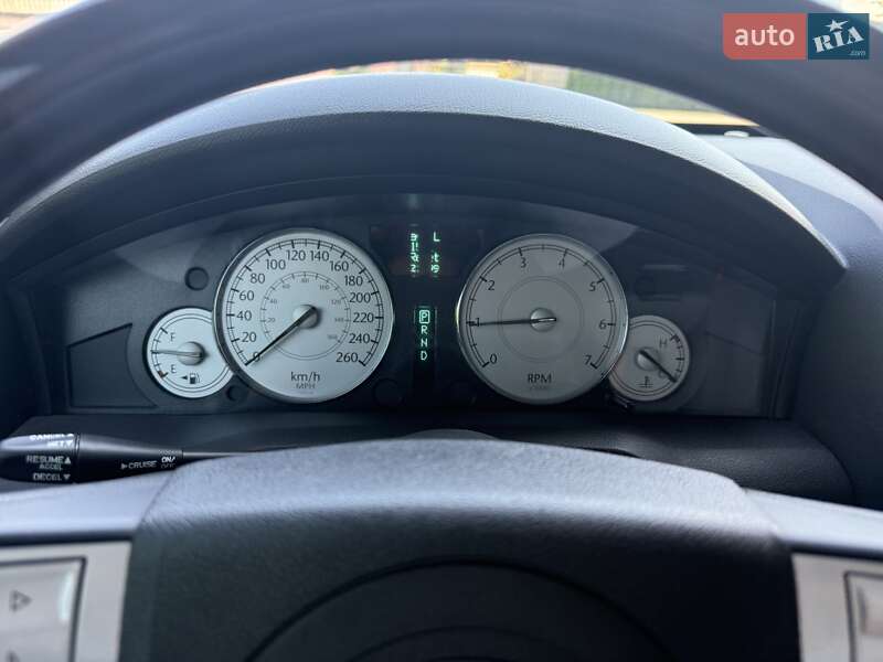 Седан Chrysler 300C 2006 в Шептицькому