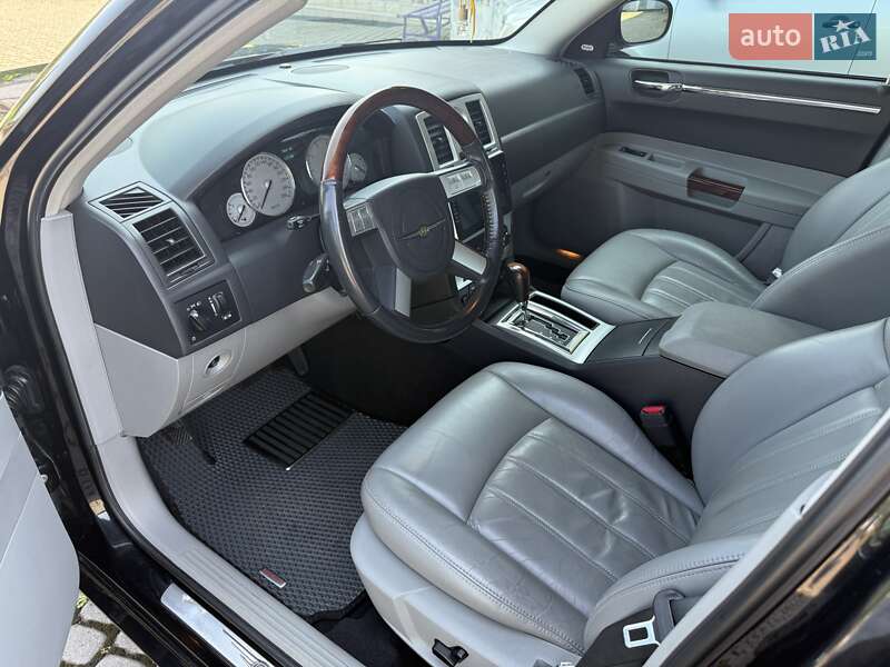 Седан Chrysler 300C 2006 в Шептицькому