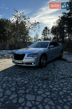Седан Chrysler 300C 2012 в 