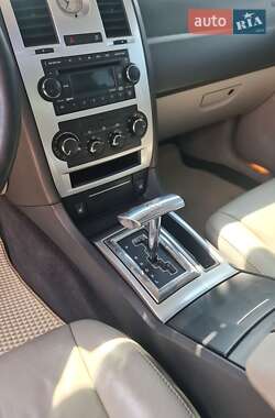 Седан Chrysler 300C 2005 в 