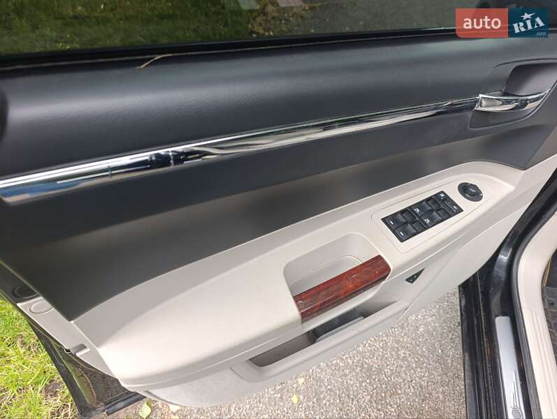 Седан Chrysler 300C 2006 в Хмельницком фото 27 Седан Chrysler 300C 2006 в Хмельницком