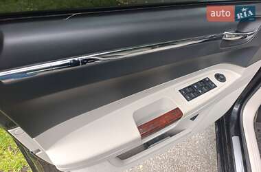 Седан Chrysler 300C 2006 в 