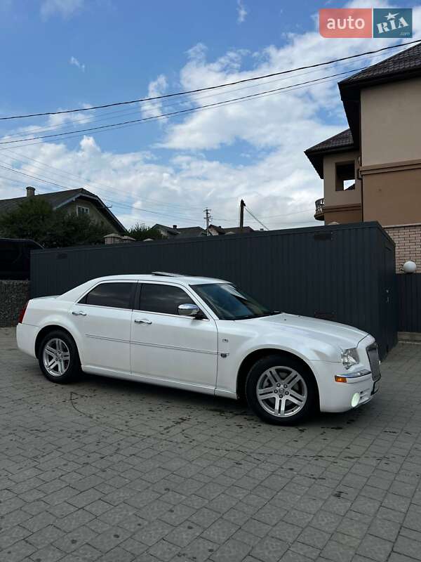 Седан Chrysler 300C 2006 в Косове фото 14 Седан Chrysler 300C 2006 в Косове
