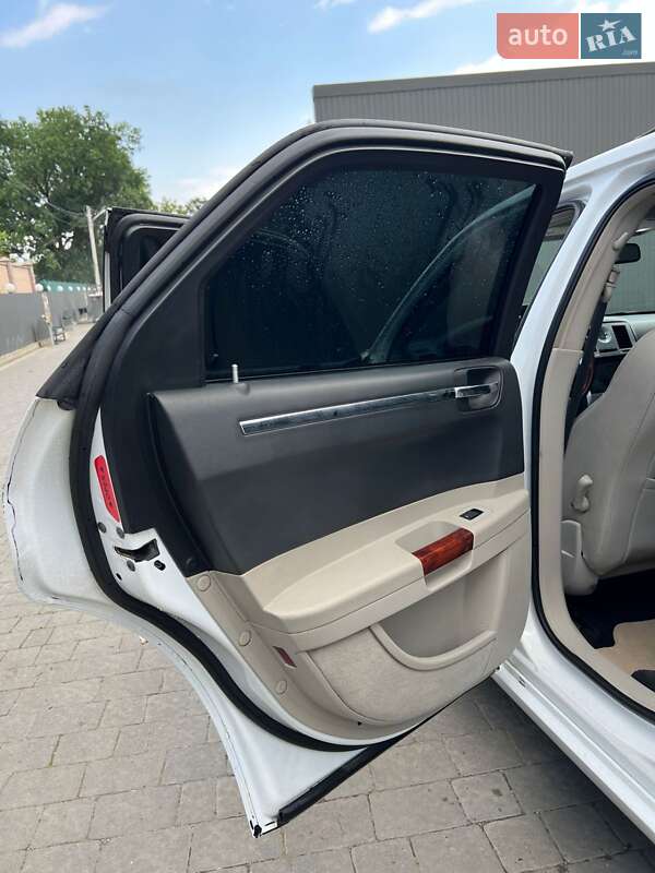 Седан Chrysler 300C 2006 в Косове фото 25 Седан Chrysler 300C 2006 в Косове