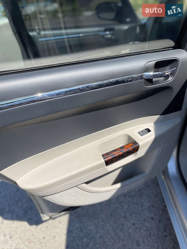 Седан Chrysler 300C 2005 в Здолбунове фото 19 Седан Chrysler 300C 2005 в Здолбунове
