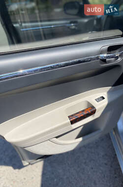 Седан Chrysler 300C 2005 в 