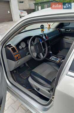 Седан Chrysler 300C 2006 в 