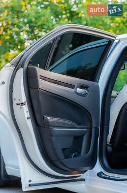 Седан Chrysler 300C 2014 в 