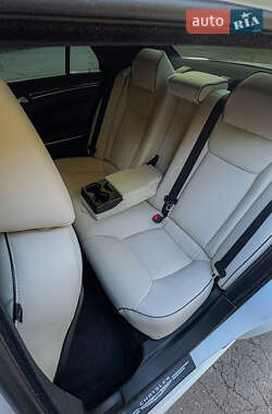Седан Chrysler 300C 2014 в 