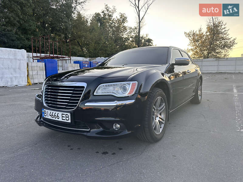 Седан Chrysler 300C 2011 в Кременчуге