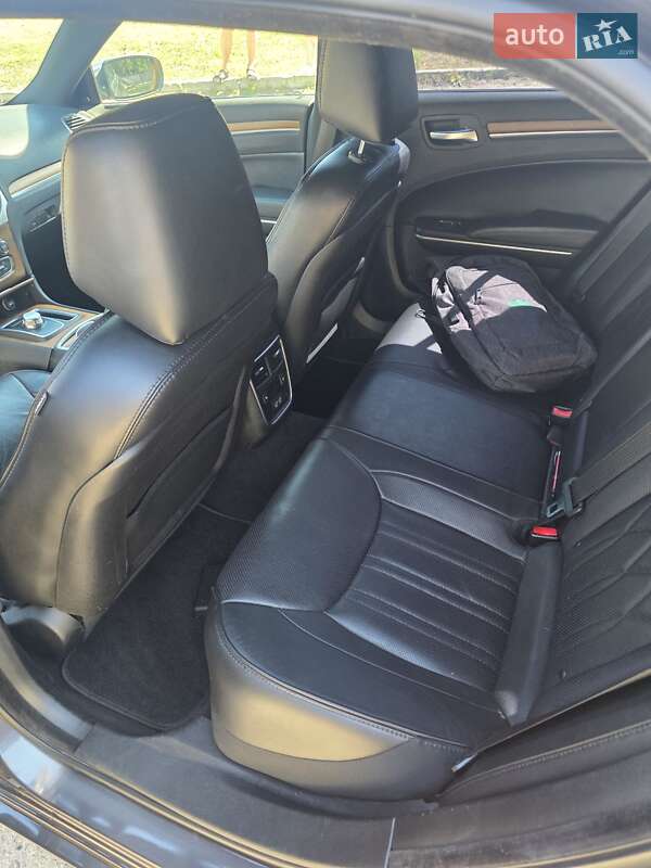 Седан Chrysler 300C 2018 в Киеве