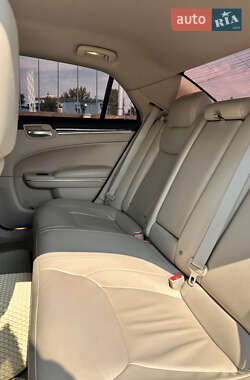 Седан Chrysler 300C 2014 в 