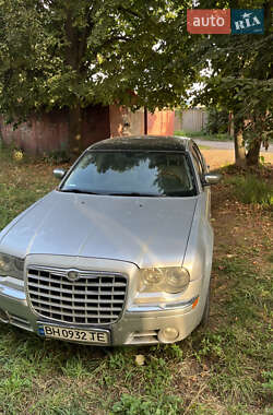 Седан Chrysler 300C 2005 в Ромнах