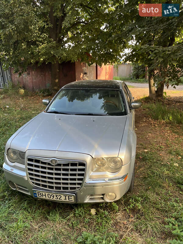 Седан Chrysler 300C 2005 в 