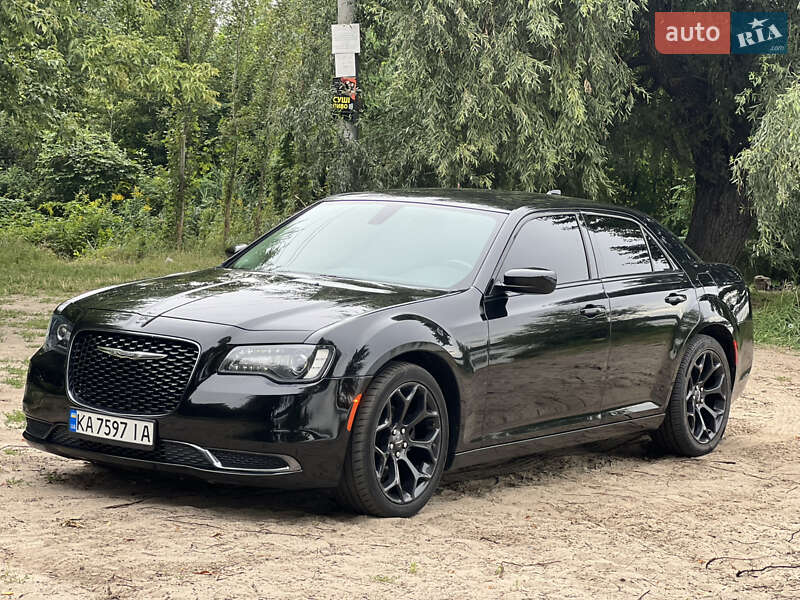 Седан Chrysler 300C 2019 в Киеве фото 5 Седан Chrysler 300C 2019 в Киеве