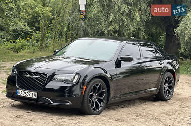 Седан Chrysler 300C 2019 в 