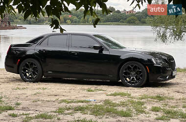 Седан Chrysler 300C 2019 в 