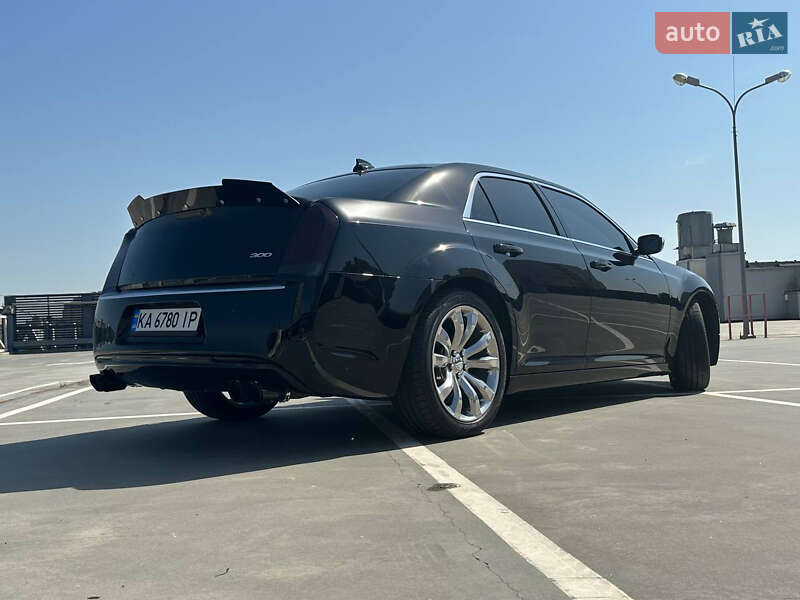 Седан Chrysler 300C 2018 в Киеве фото 6 Седан Chrysler 300C 2018 в Киеве
