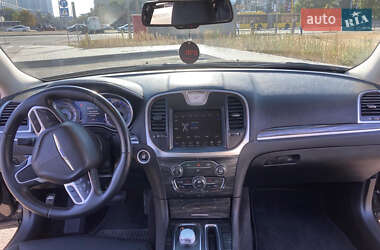 Седан Chrysler 300C 2018 в Киеве